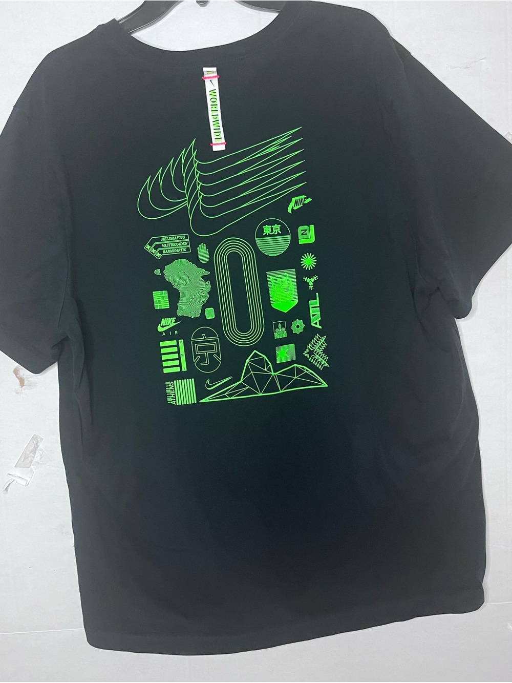 Nike Black Men T-Shirt with Neon Green Graphic Retro Vintage rare 2XL